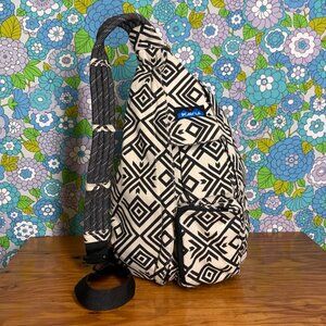 KAVU Rope Bag in Off White/Black Geometric Print